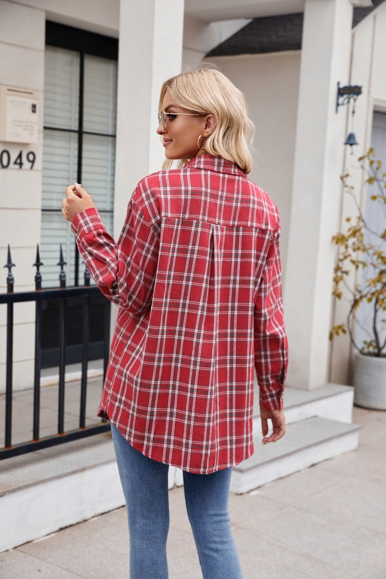 Women's Oversized Plaid Shacket – Long Sleeve Button-Down Shirt Jacket product photo 4