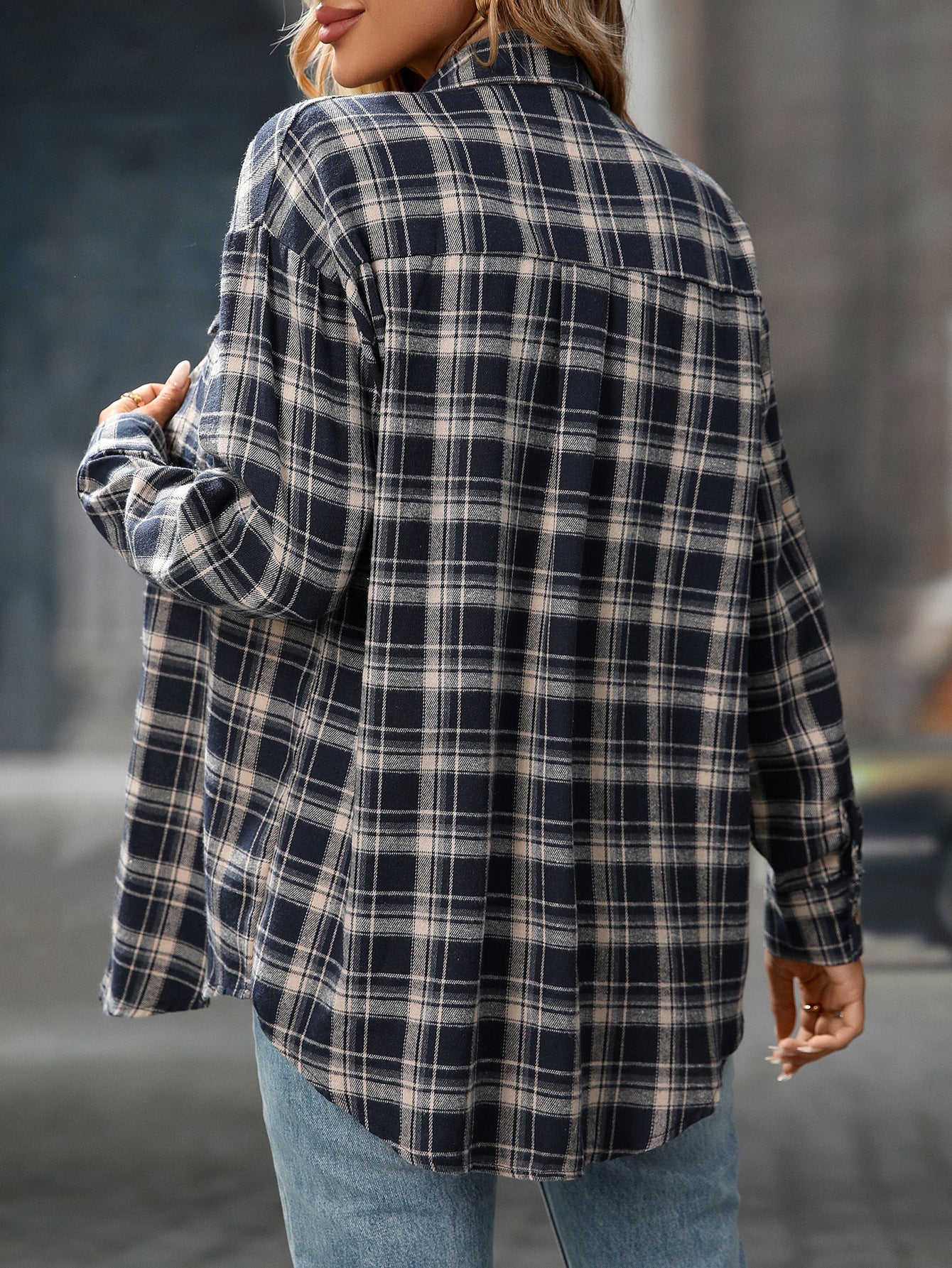 Women's Oversized Plaid Button-Down Shirt with Pockets – Long Sleeve Casual Shacket